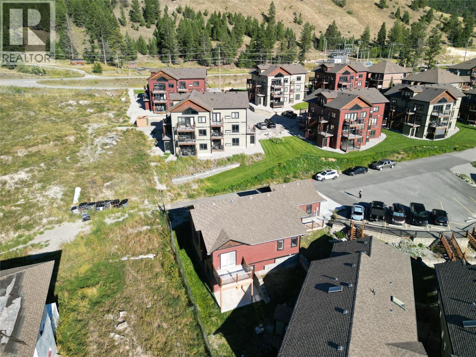 7305 Copperhorn Drive, Radium Hot Springs - Exteriors - Full Complex View, Drone/Aerial View - Photo 4
