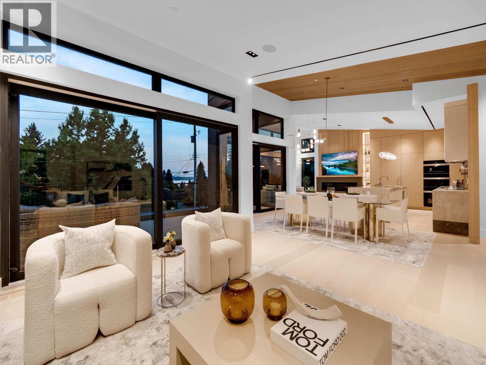 2423 MATHERS AVENUE, West Vancouver