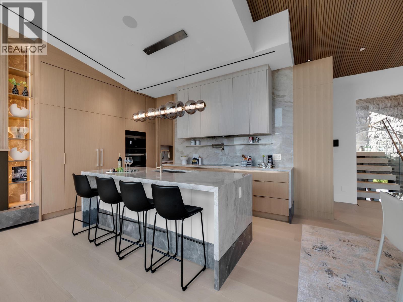 2423 MATHERS AVENUE, West Vancouver