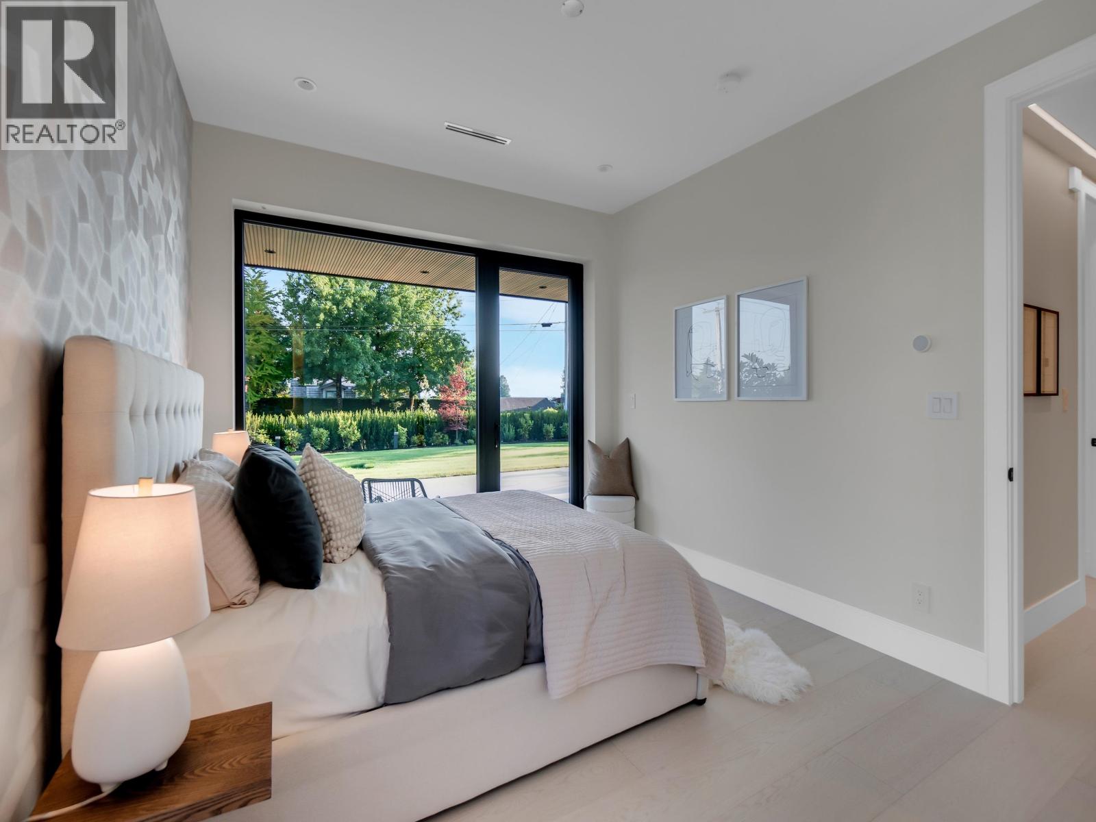 2423 MATHERS AVENUE, West Vancouver