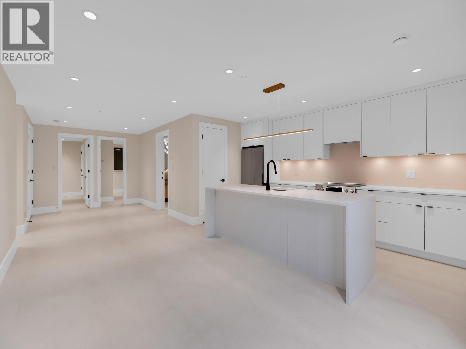 2423 MATHERS AVENUE, West Vancouver