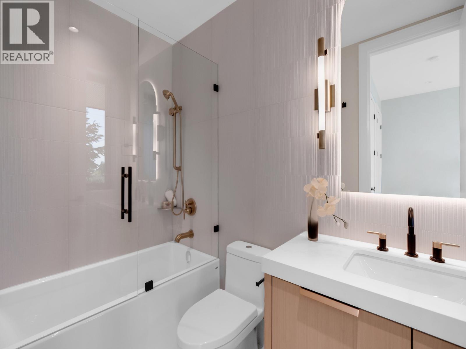 2423 MATHERS AVENUE, West Vancouver