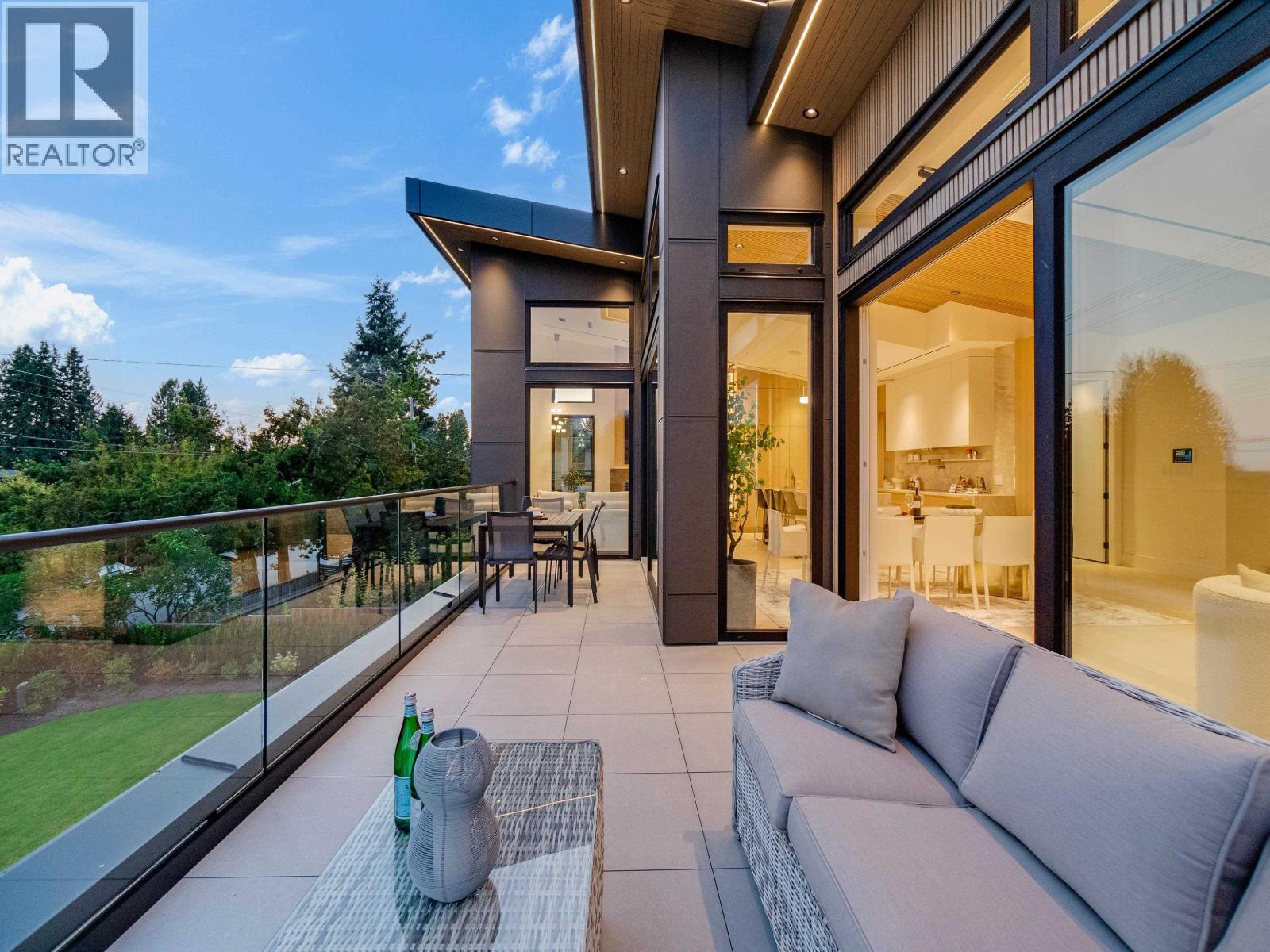 2423 MATHERS AVENUE, West Vancouver