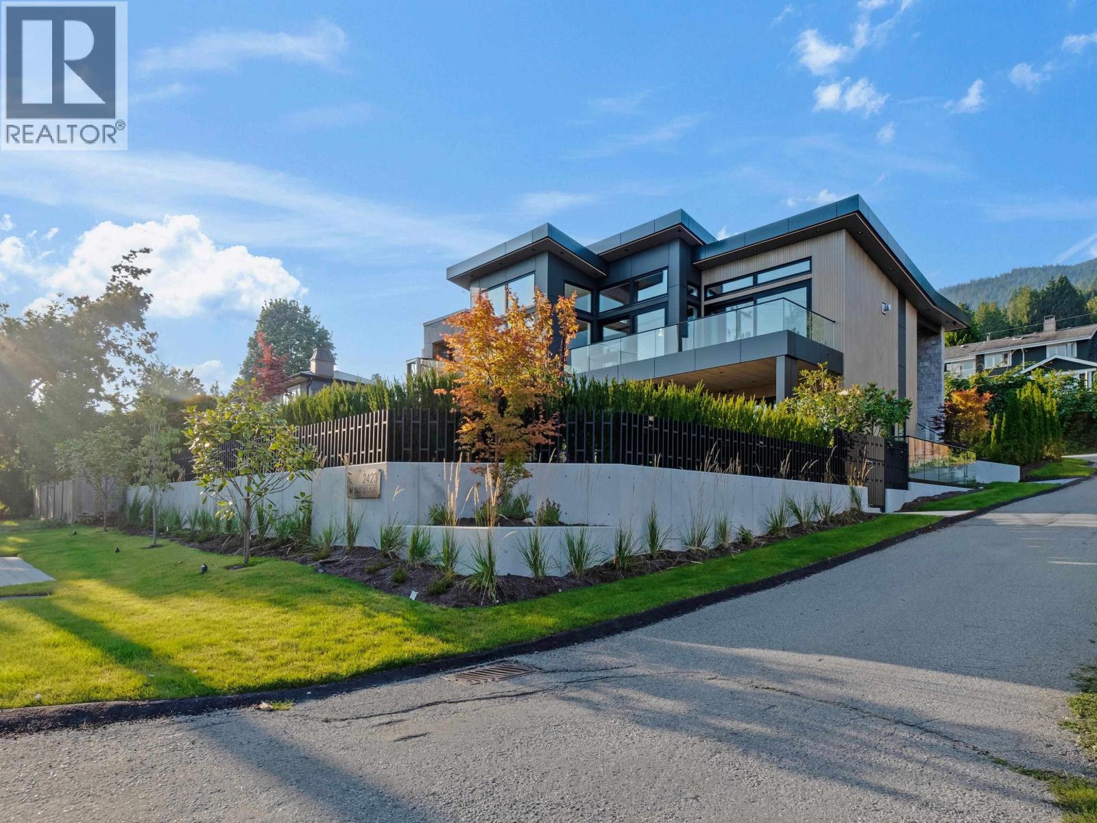2423 MATHERS AVENUE, West Vancouver