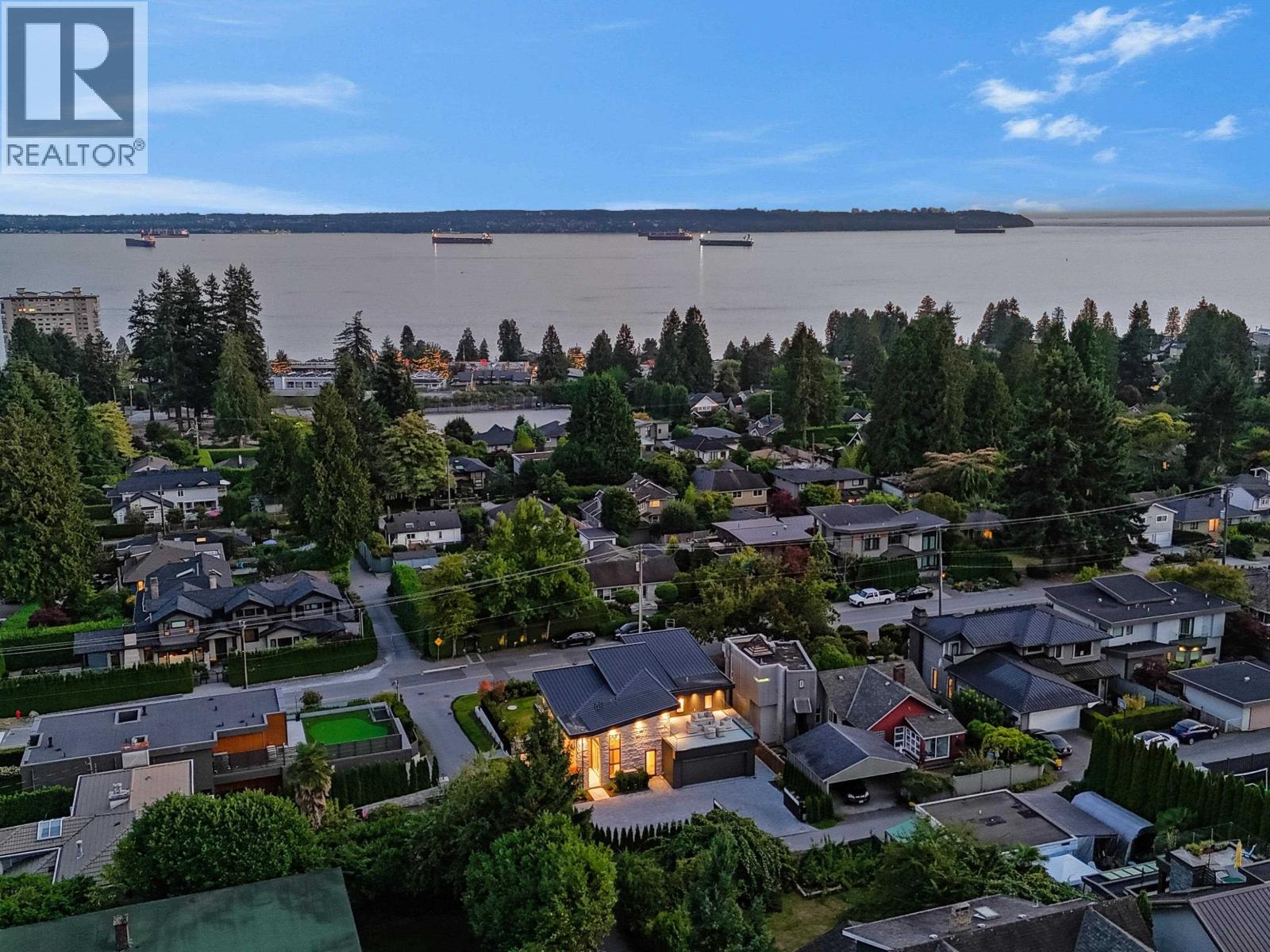 2423 MATHERS AVENUE, West Vancouver