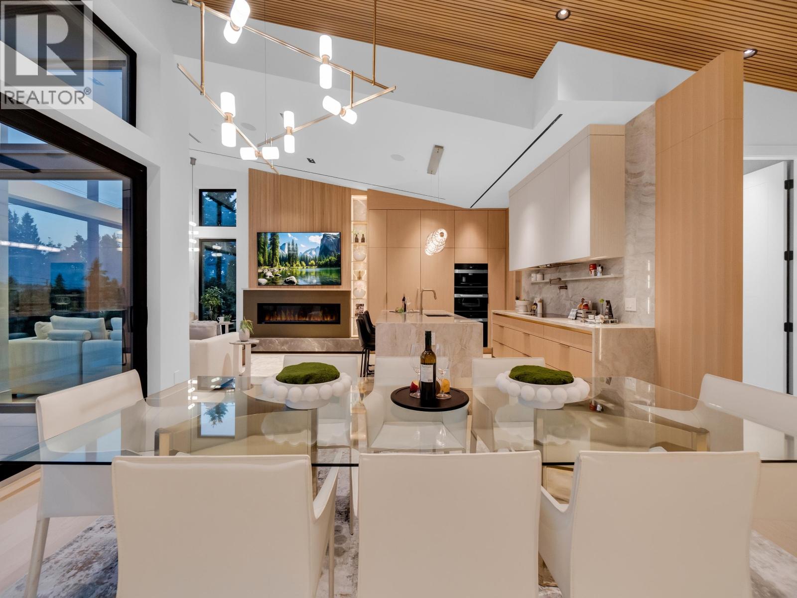 2423 MATHERS AVENUE, West Vancouver