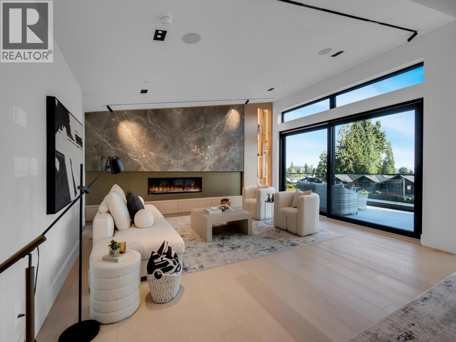 2423 MATHERS AVENUE, West Vancouver