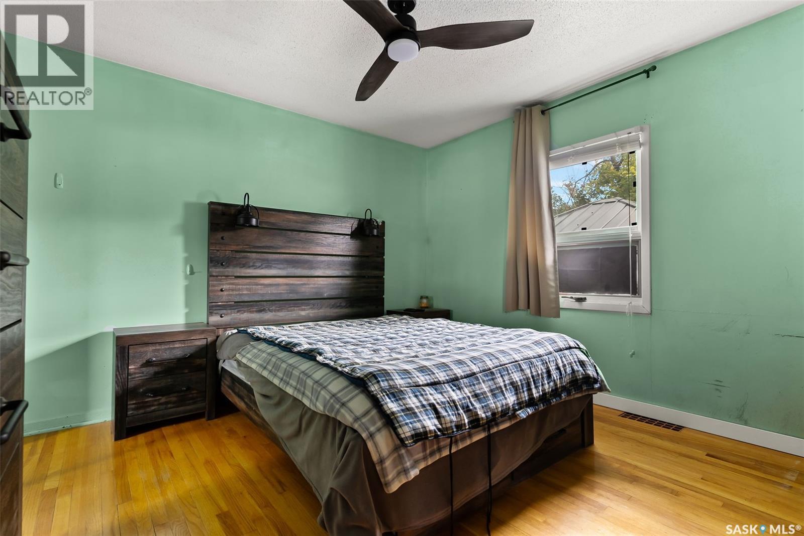 Single Family House Bungalow for Sale in  Horace STREET Regina 