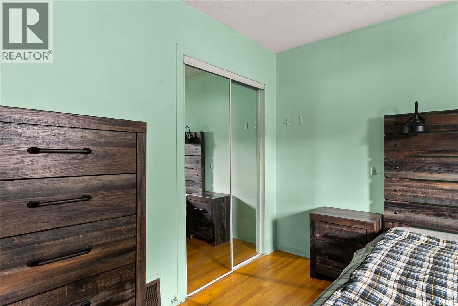 Single Family House Bungalow for Sale in  Horace STREET Regina 