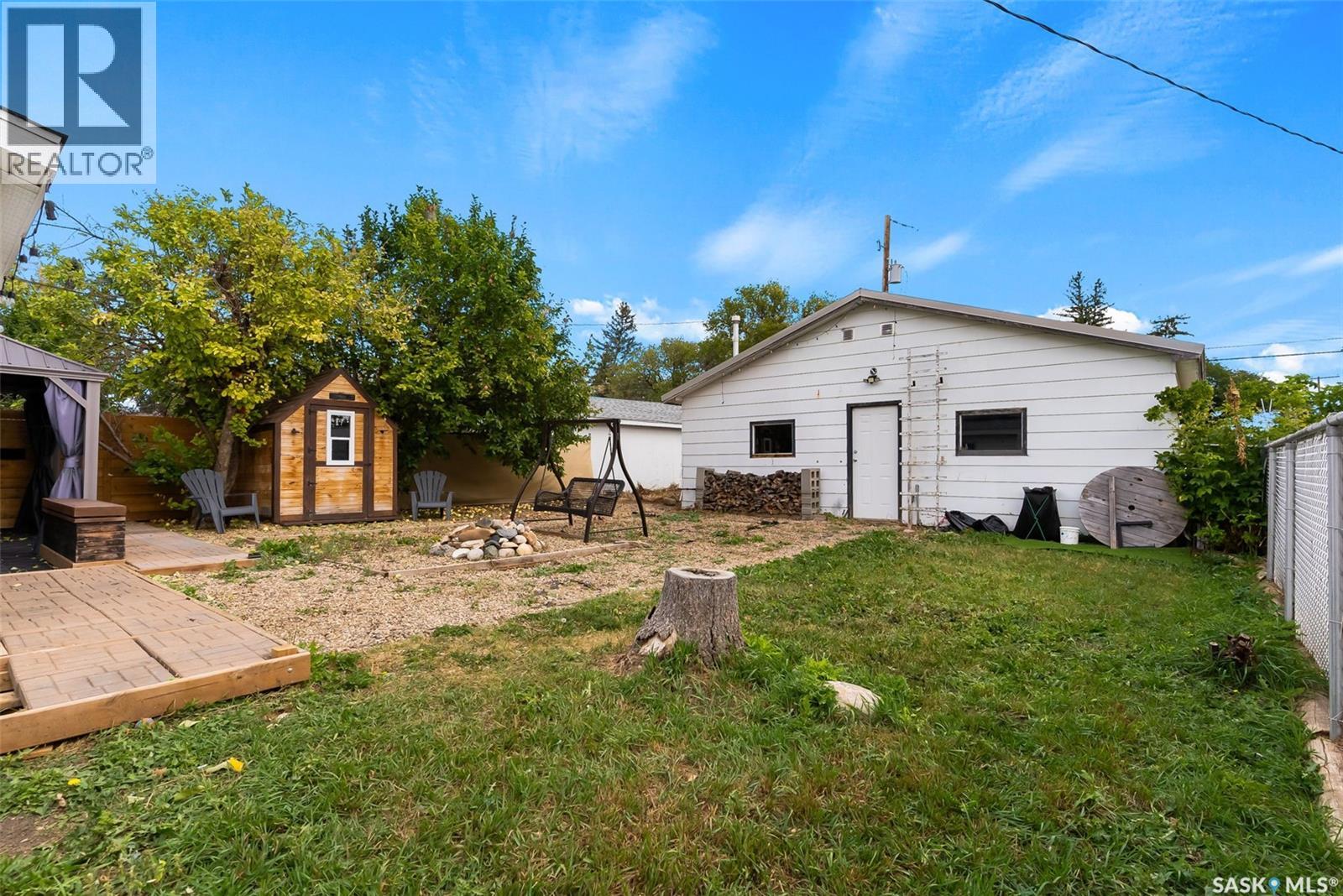 Single Family House Bungalow for Sale in  Horace STREET Regina 