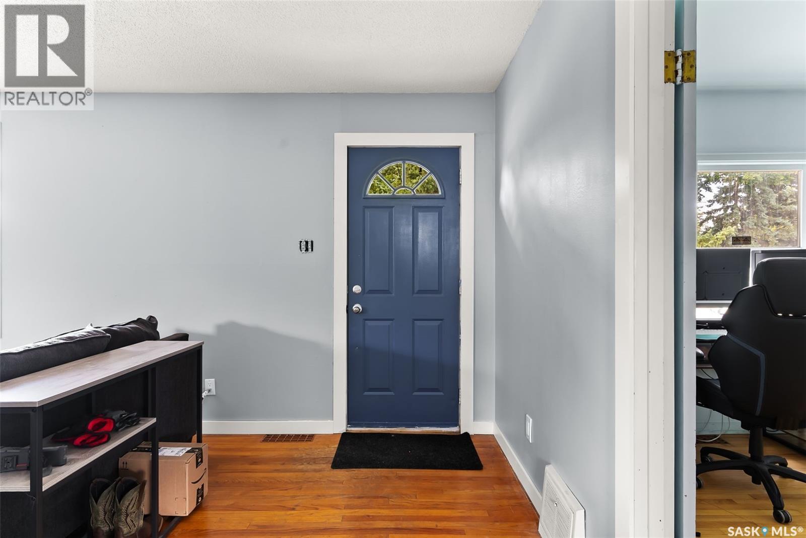 Single Family House Bungalow for Sale in  Horace STREET Regina 