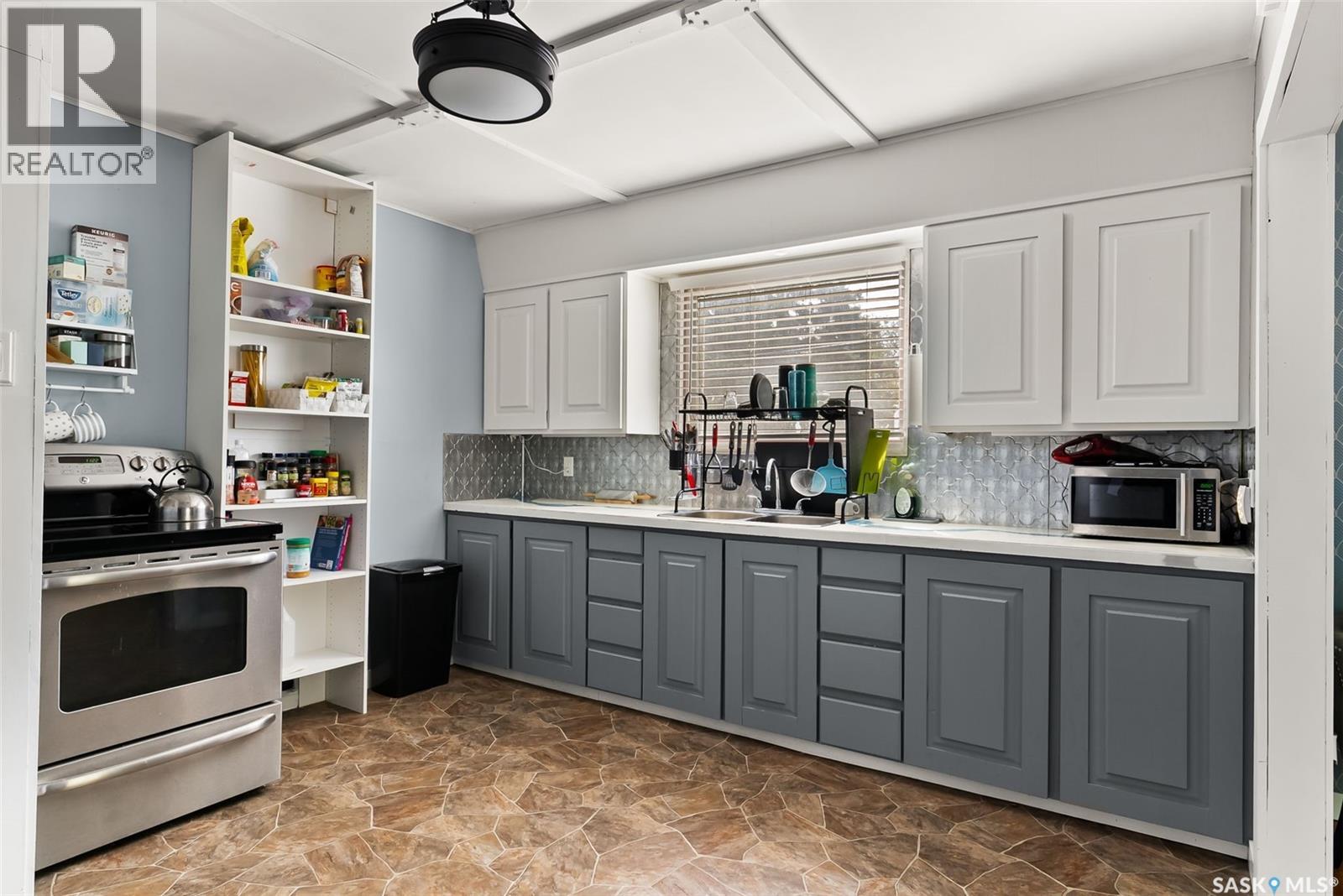 Single Family House Bungalow for Sale in  Horace STREET Regina 