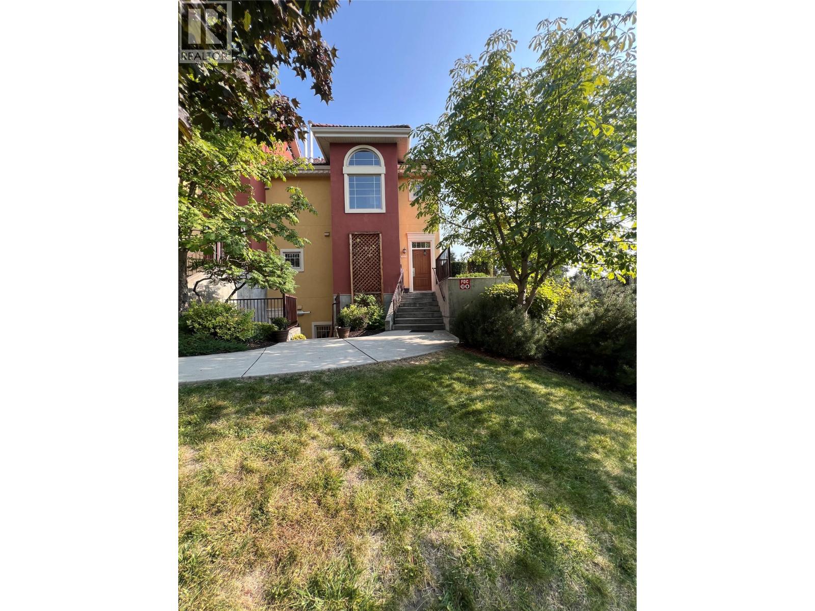 229 1795 Country Club Drive, Kelowna