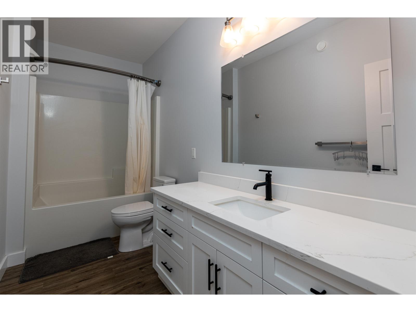 4946 TWEDLE Avenue, Terrace
