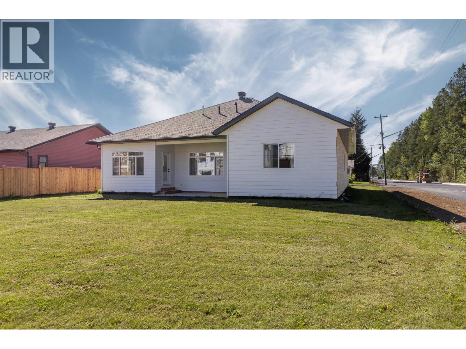 4946 TWEDLE Avenue, Terrace