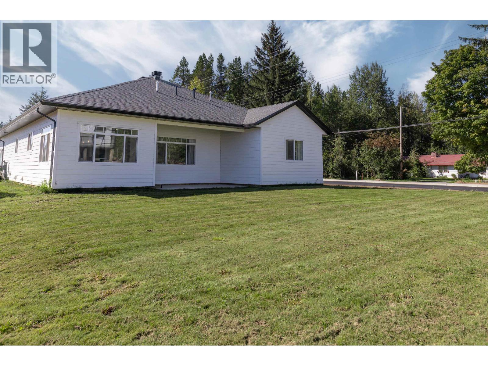 4946 TWEDLE Avenue, Terrace