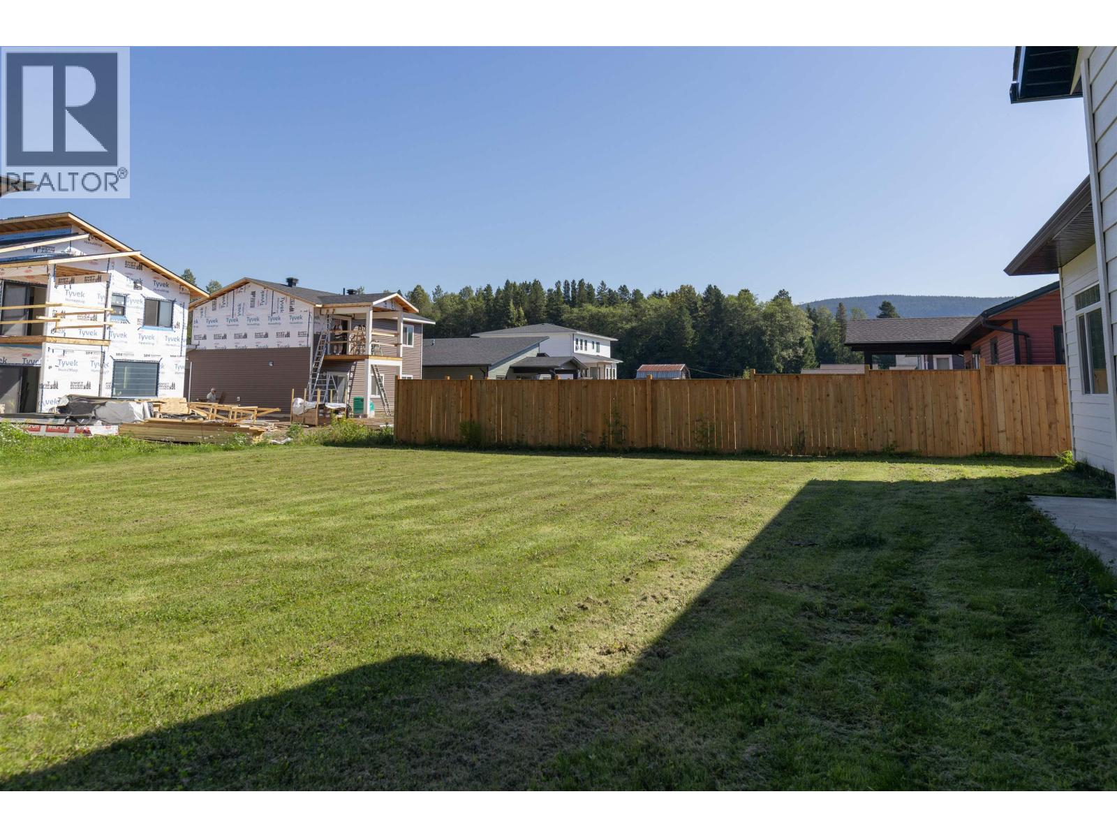 4946 TWEDLE Avenue, Terrace