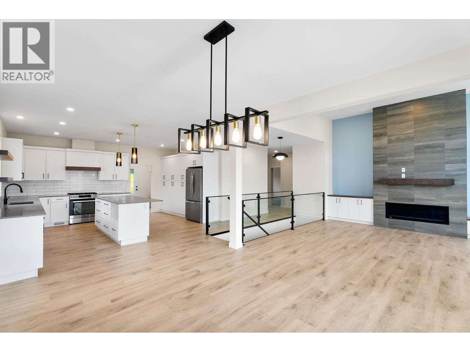  2594 Grand View Place, Blind Bay