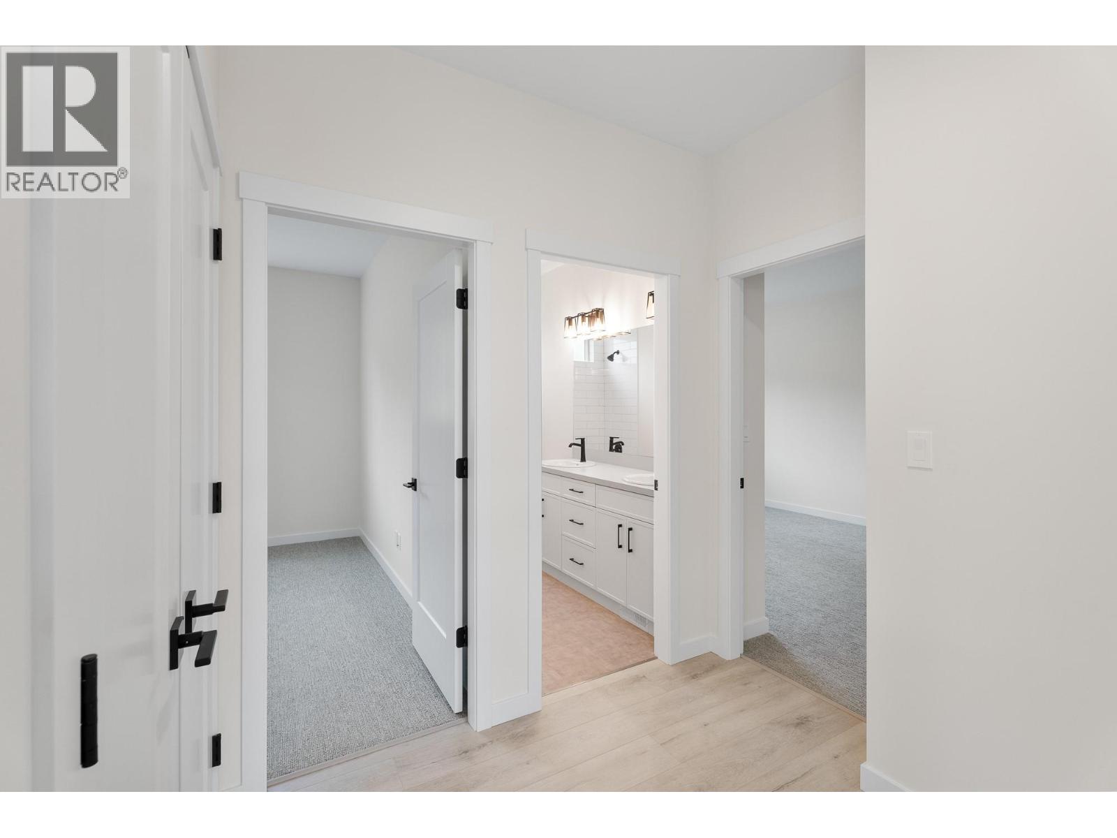  2594 Grand View Place, Blind Bay