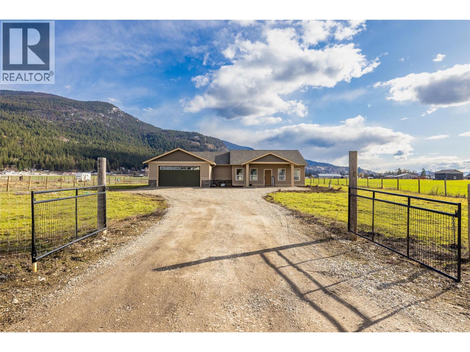  2411 Harding Road, Spallumcheen