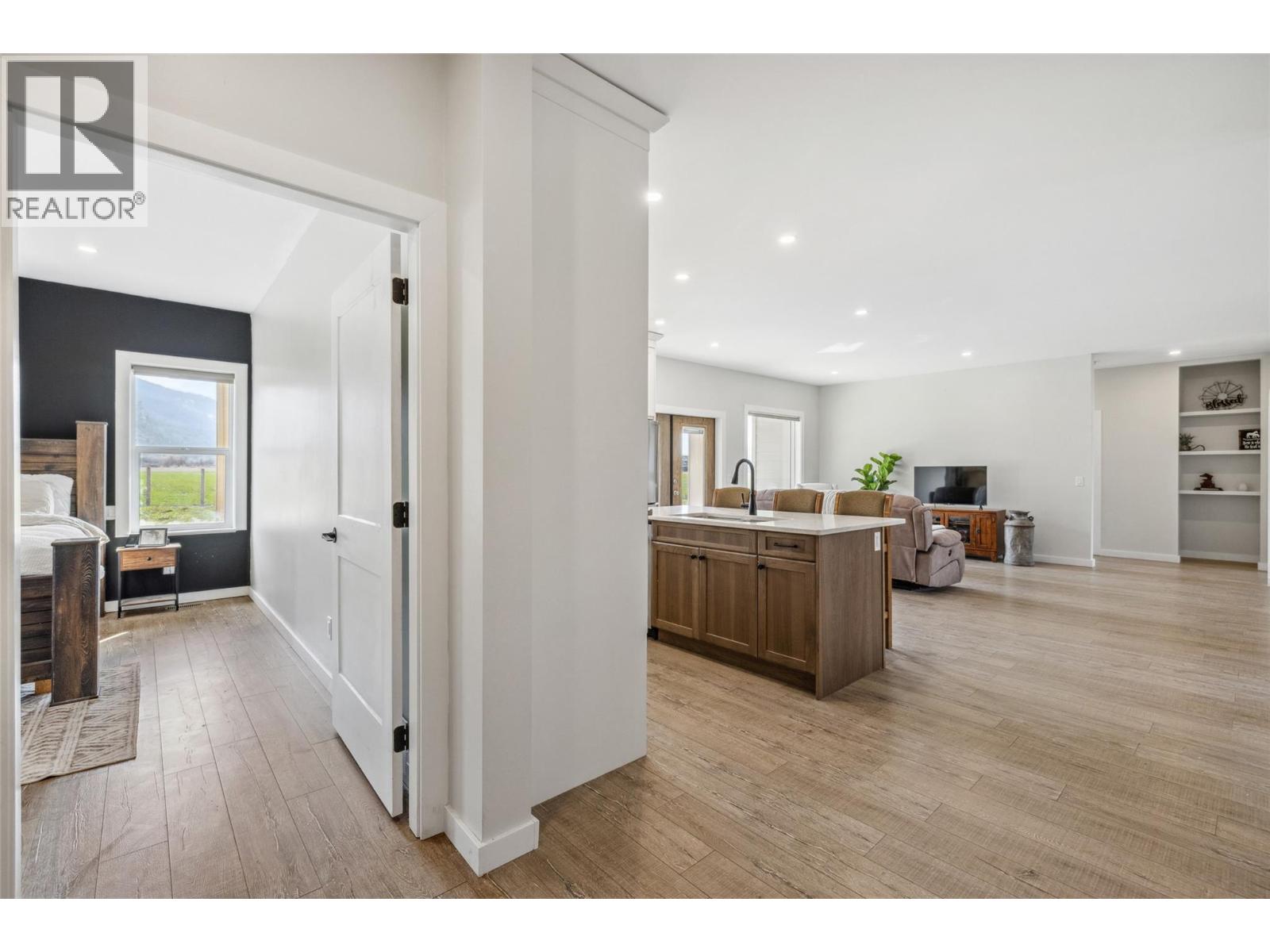  2411 Harding Road, Spallumcheen