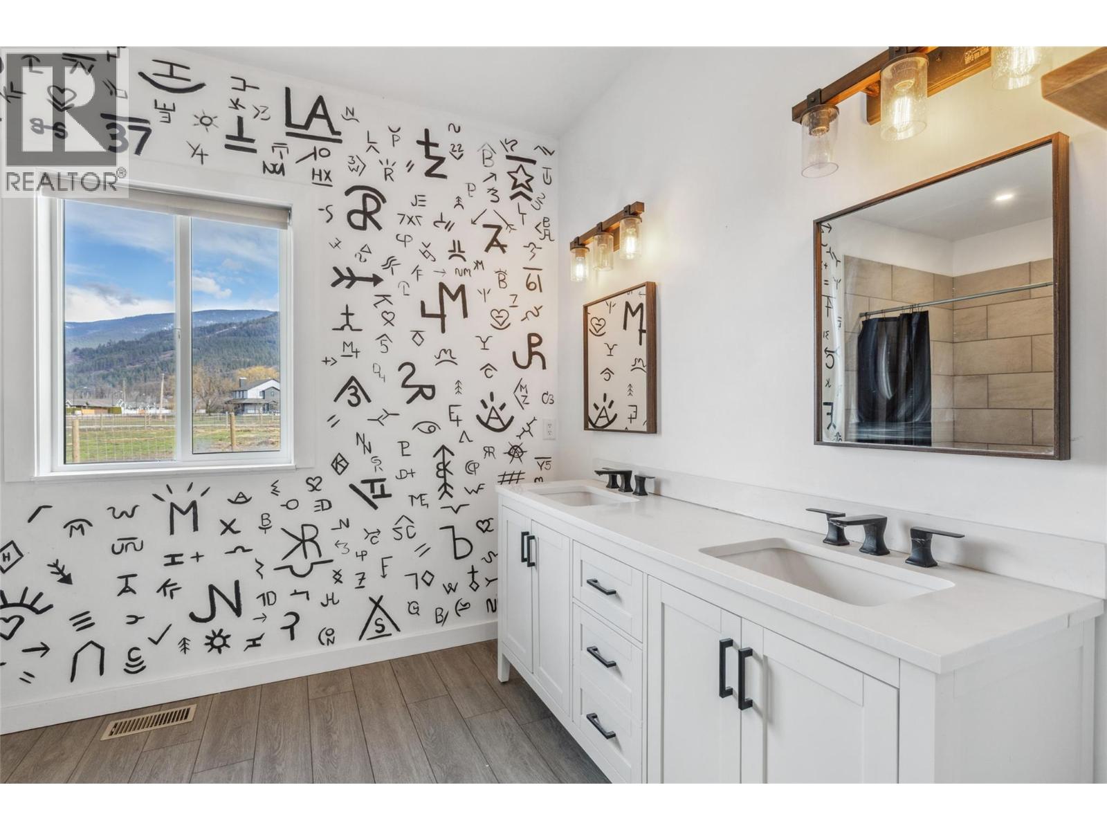  2411 Harding Road, Spallumcheen
