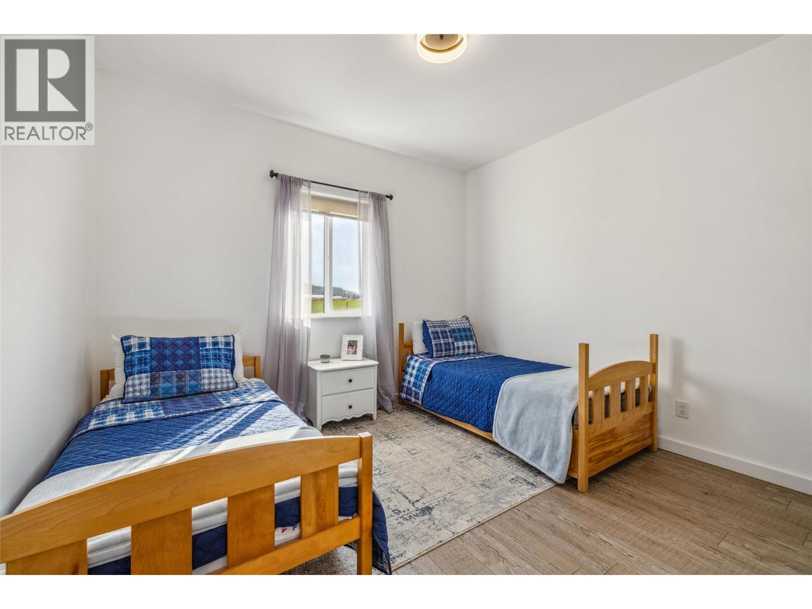  2411 Harding Road, Spallumcheen