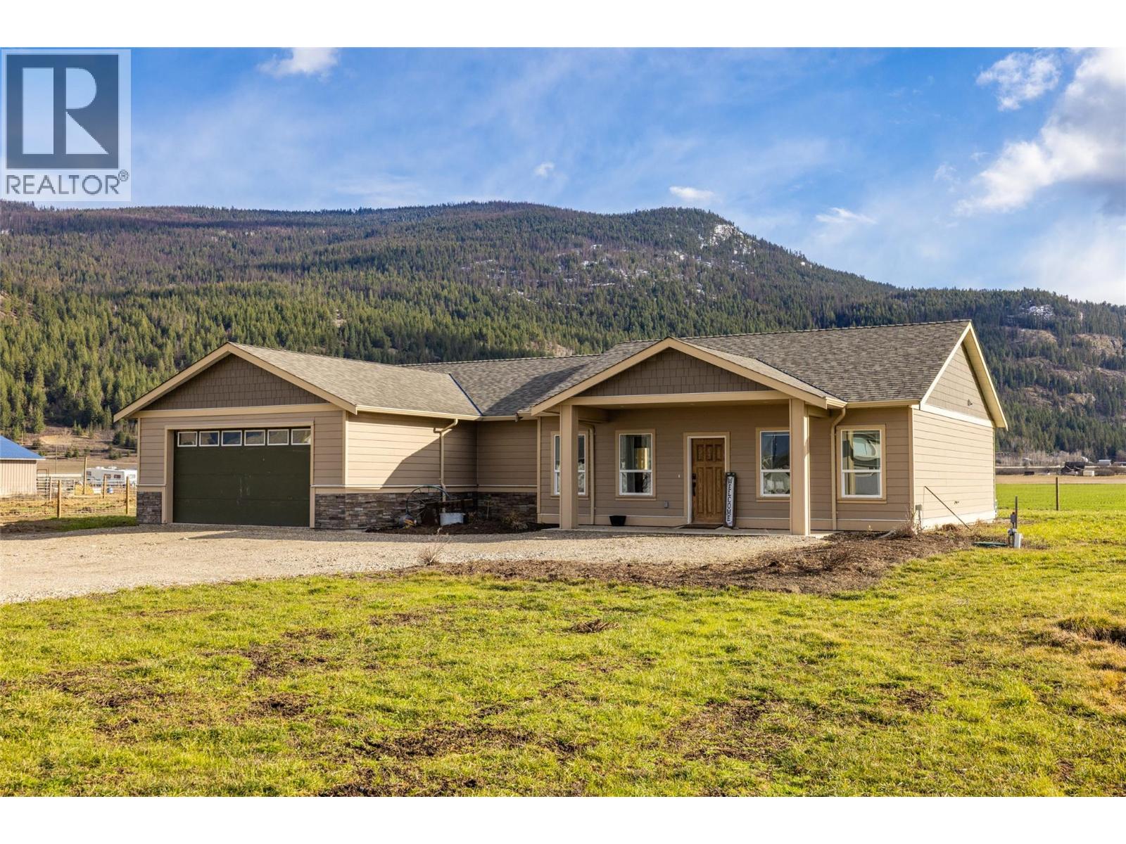 2411 Harding Road, Spallumcheen