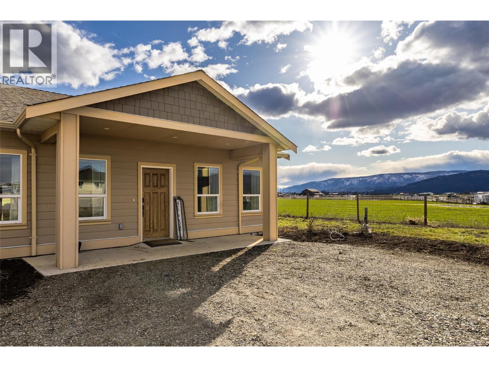  2411 Harding Road, Spallumcheen