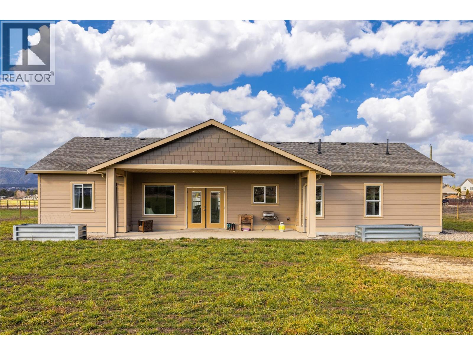  2411 Harding Road, Spallumcheen