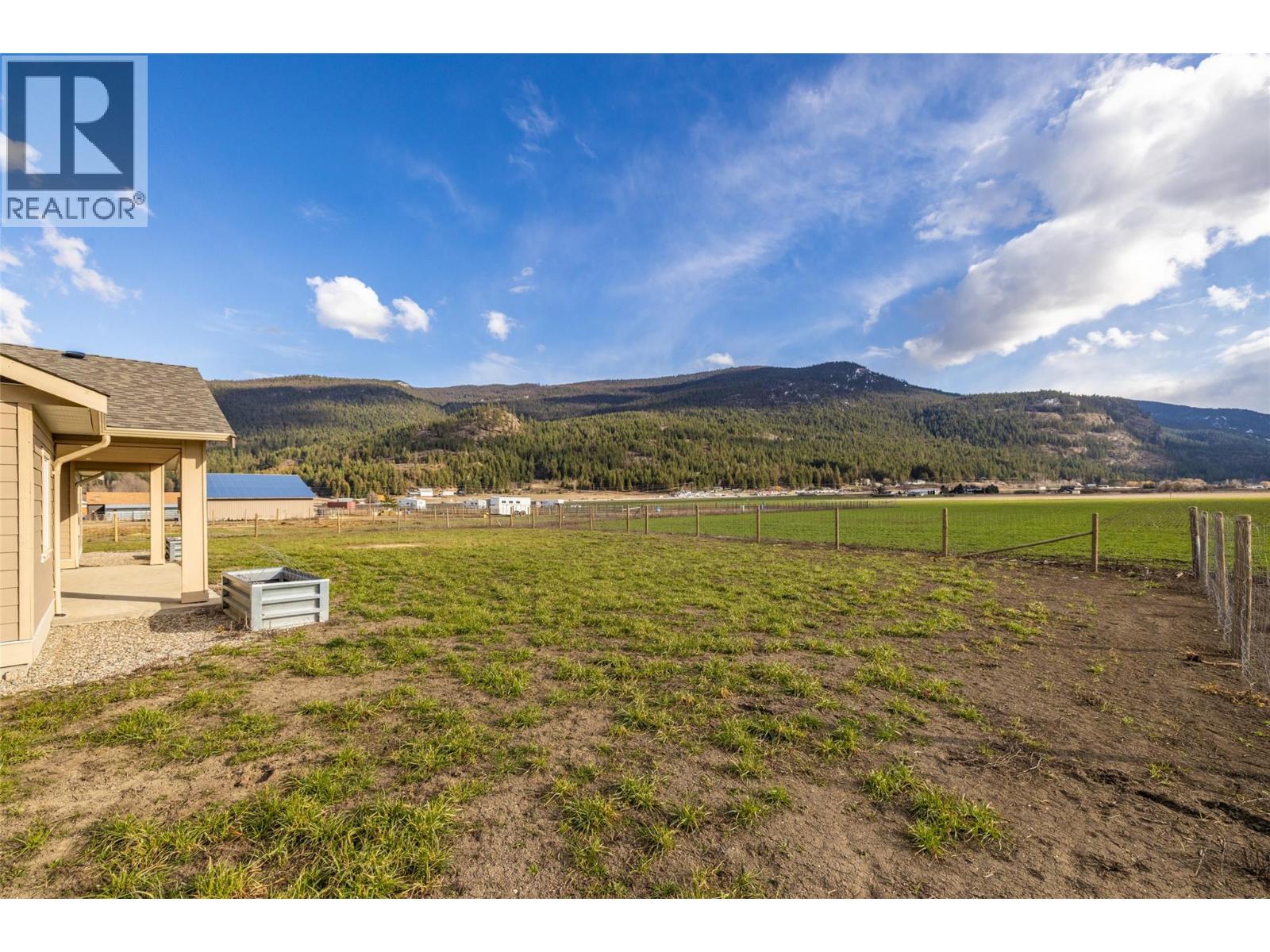  2411 Harding Road, Spallumcheen