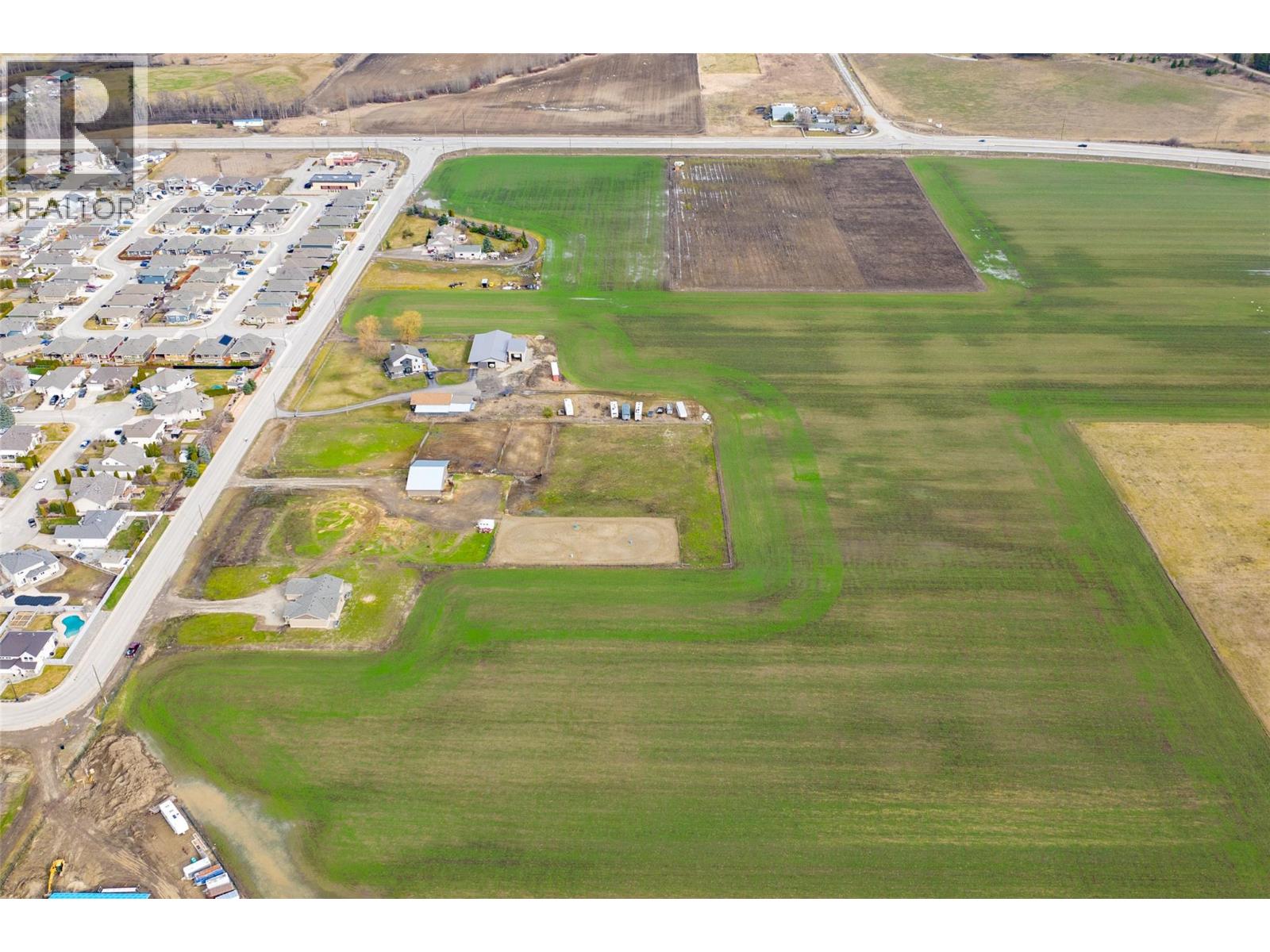  2411 Harding Road, Spallumcheen