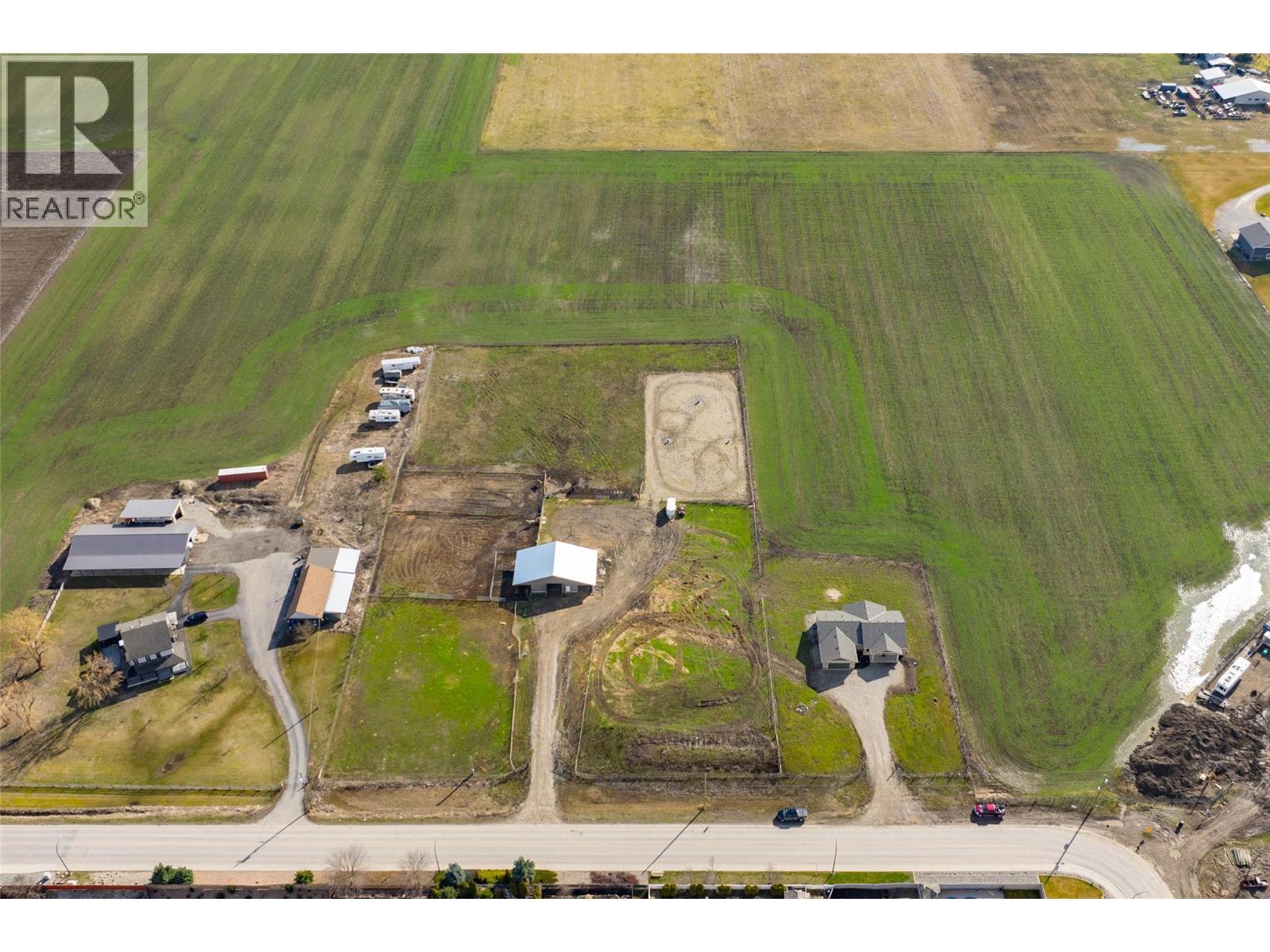  2411 Harding Road, Spallumcheen