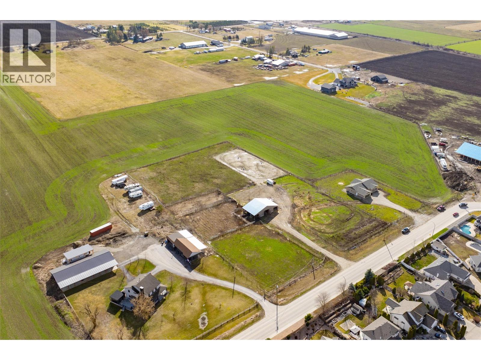  2411 Harding Road, Spallumcheen