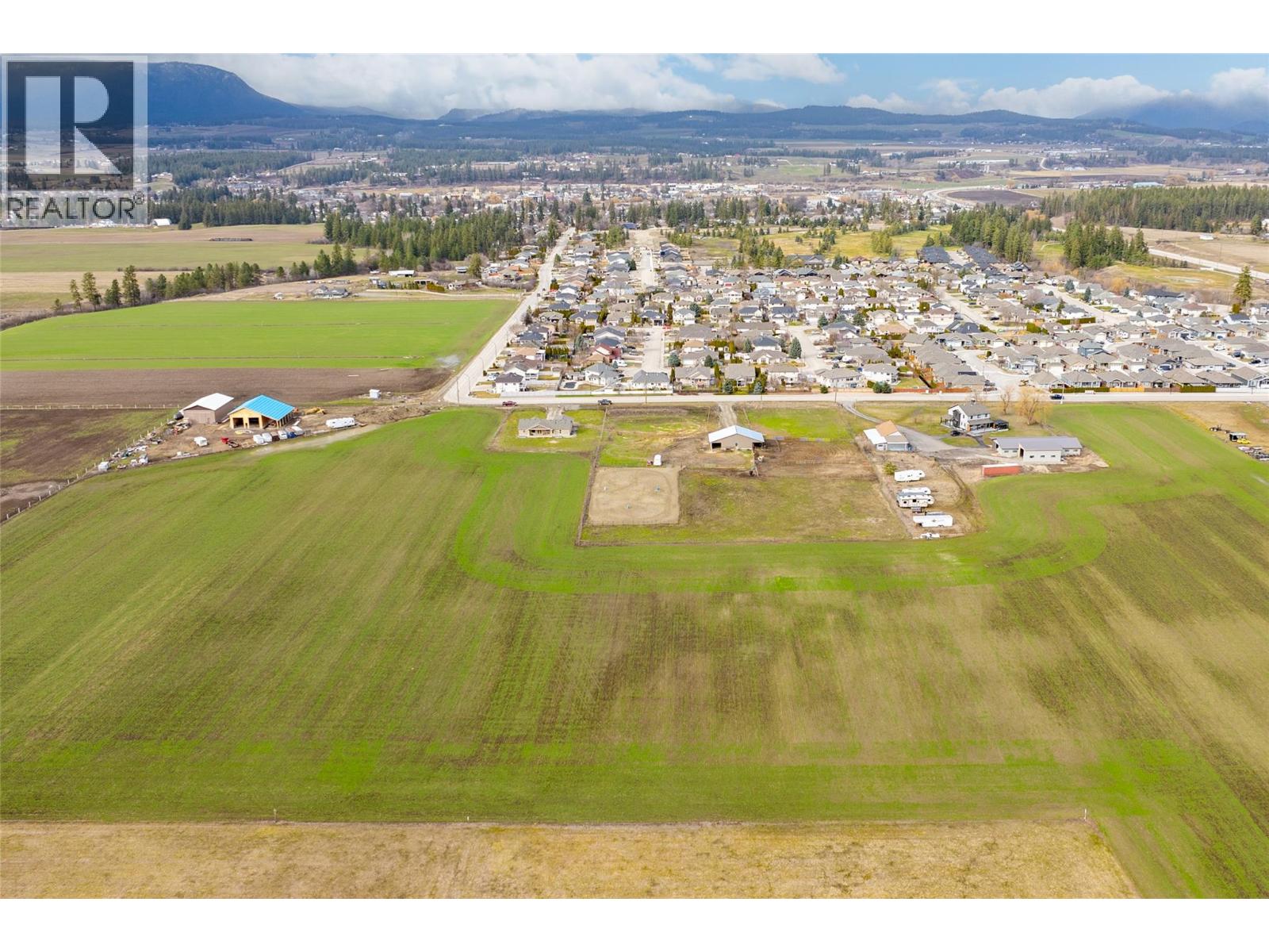  2411 Harding Road, Spallumcheen