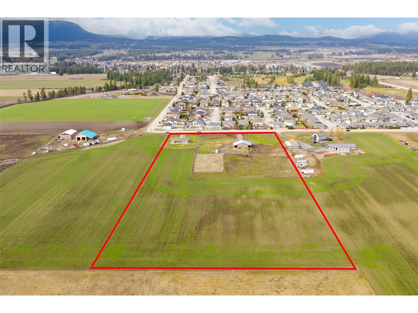  2411 Harding Road, Spallumcheen