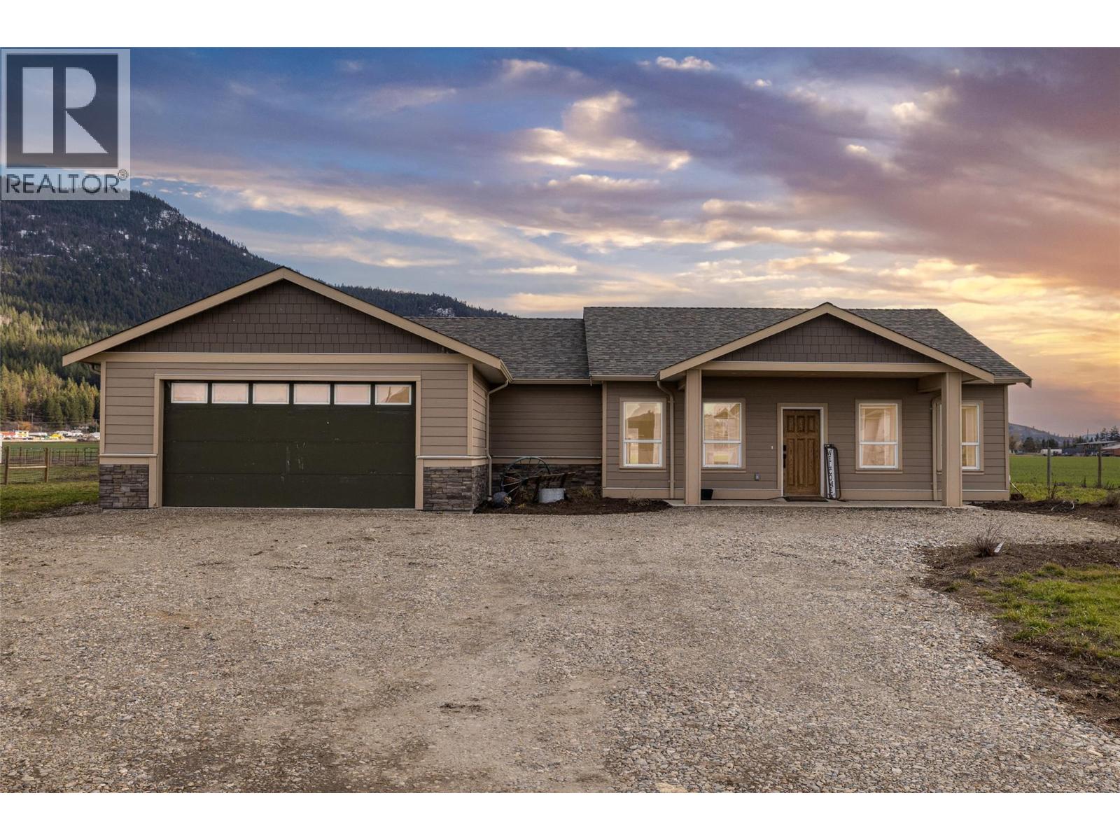  2411 Harding Road, Spallumcheen