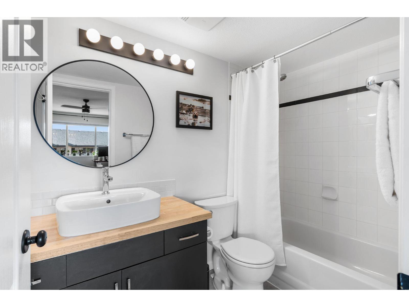 303 709 Houghton Road, Kelowna