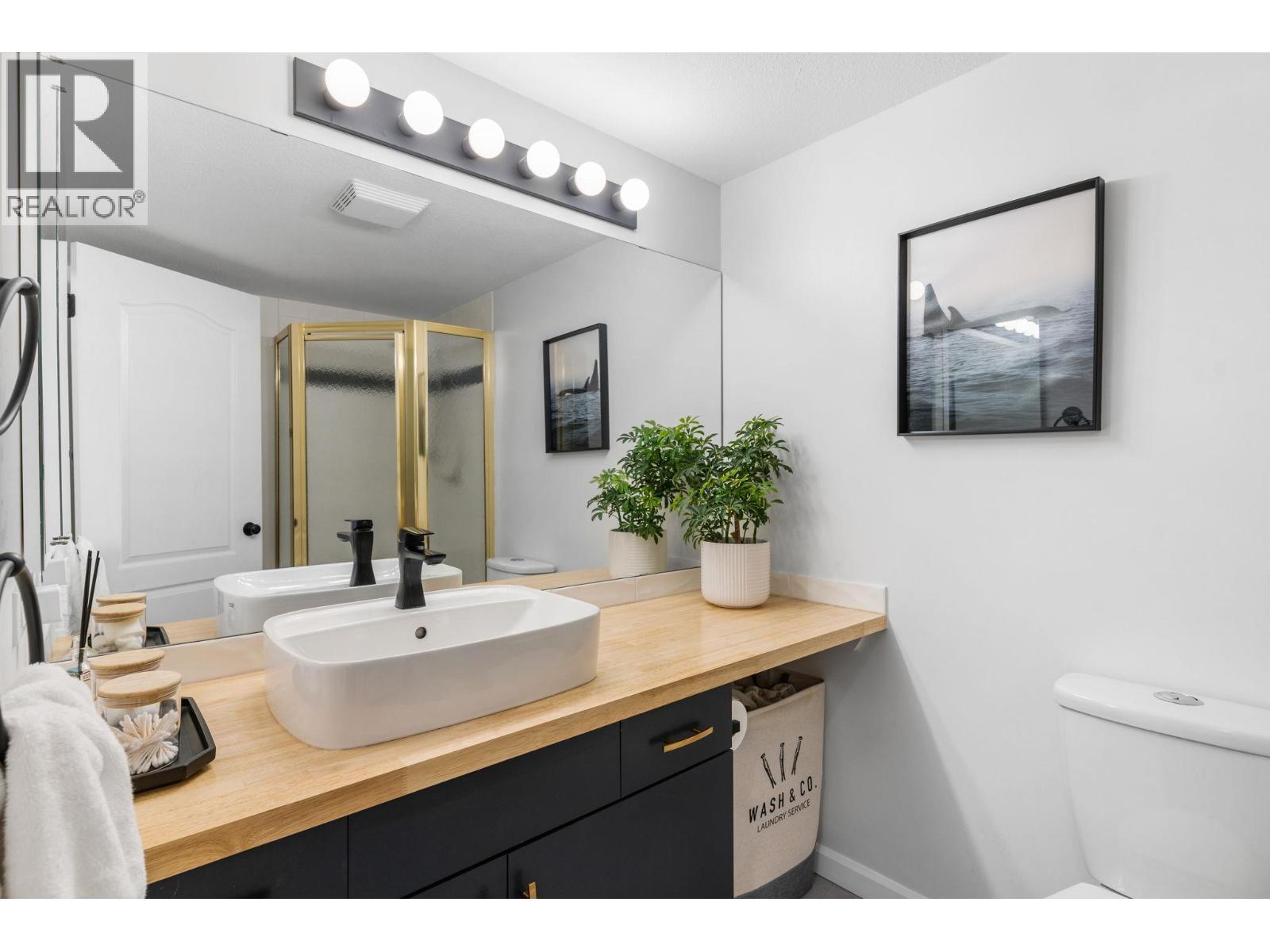 303 709 Houghton Road, Kelowna