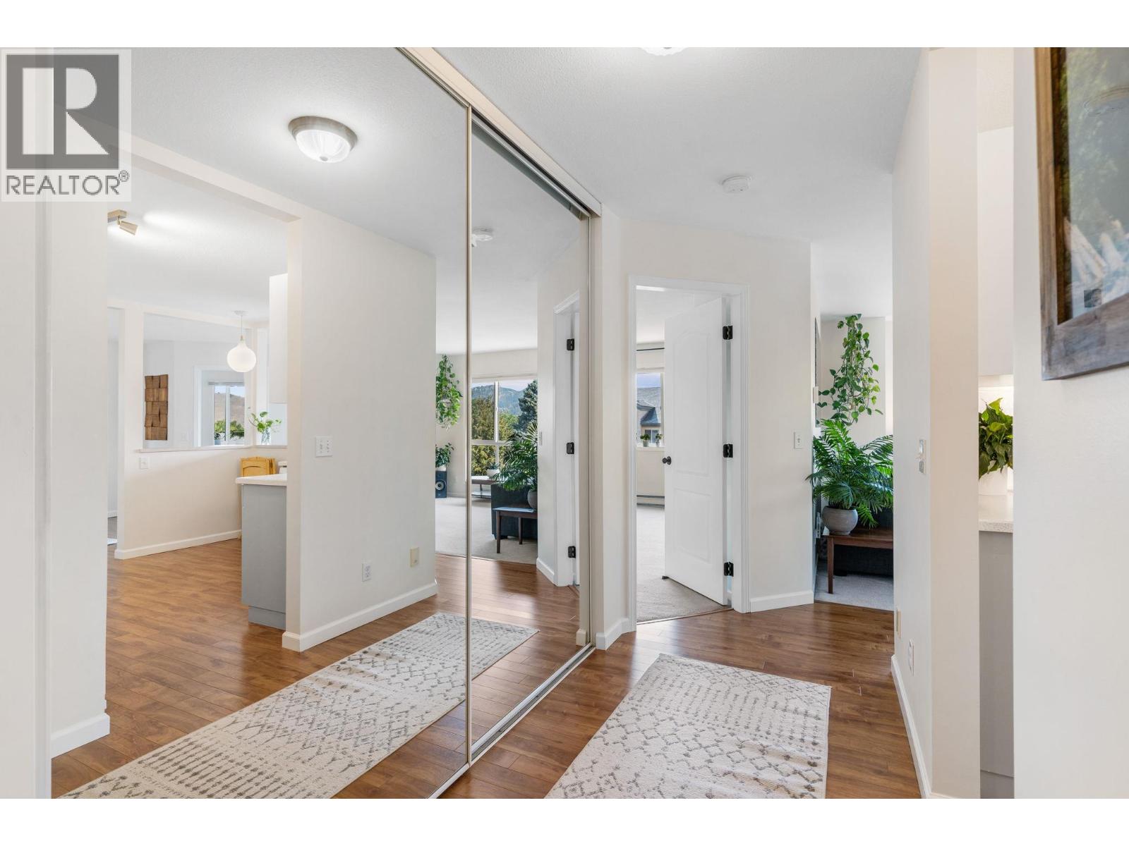 303 709 Houghton Road, Kelowna