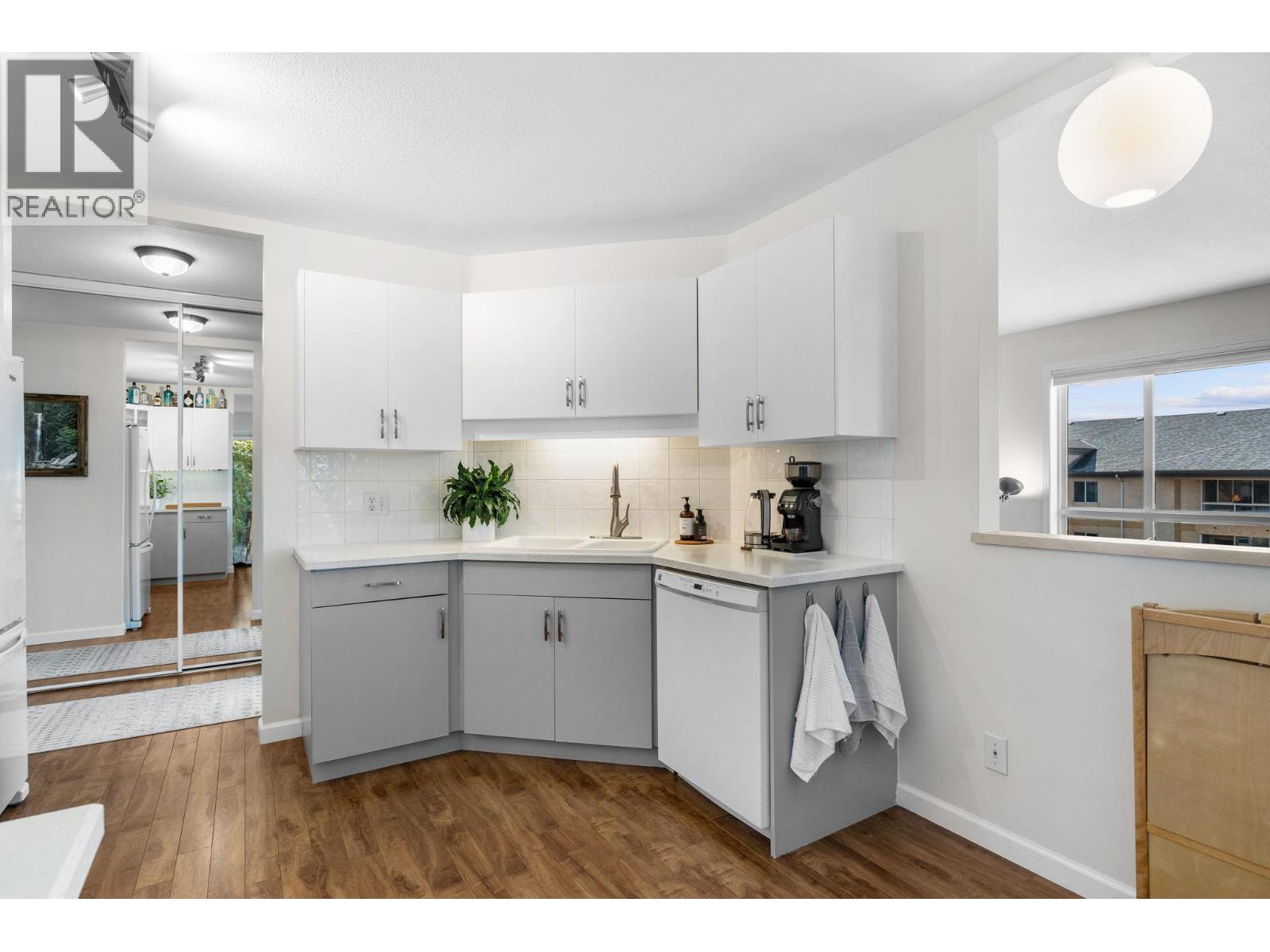 303 709 Houghton Road, Kelowna