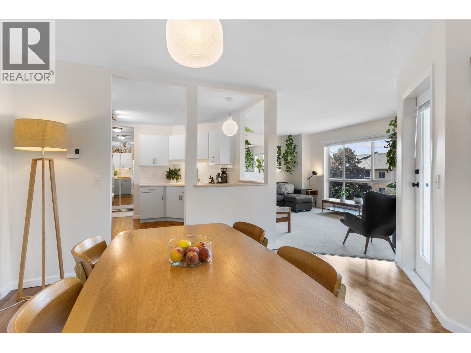 303 709 Houghton Road, Kelowna