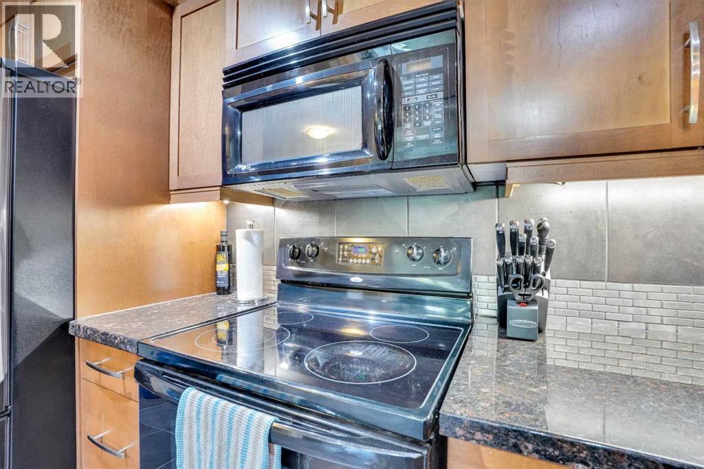 Single Family House for Sale in    Avenue SW Sunalta Calgary 
