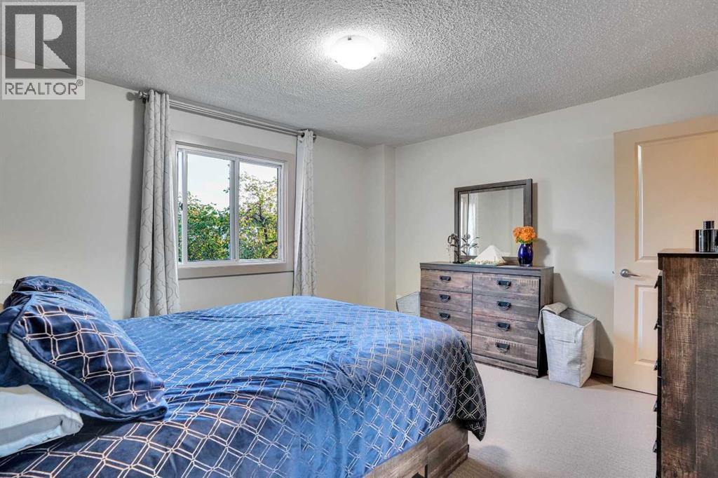 Single Family House for Sale in    Avenue SW Sunalta Calgary 