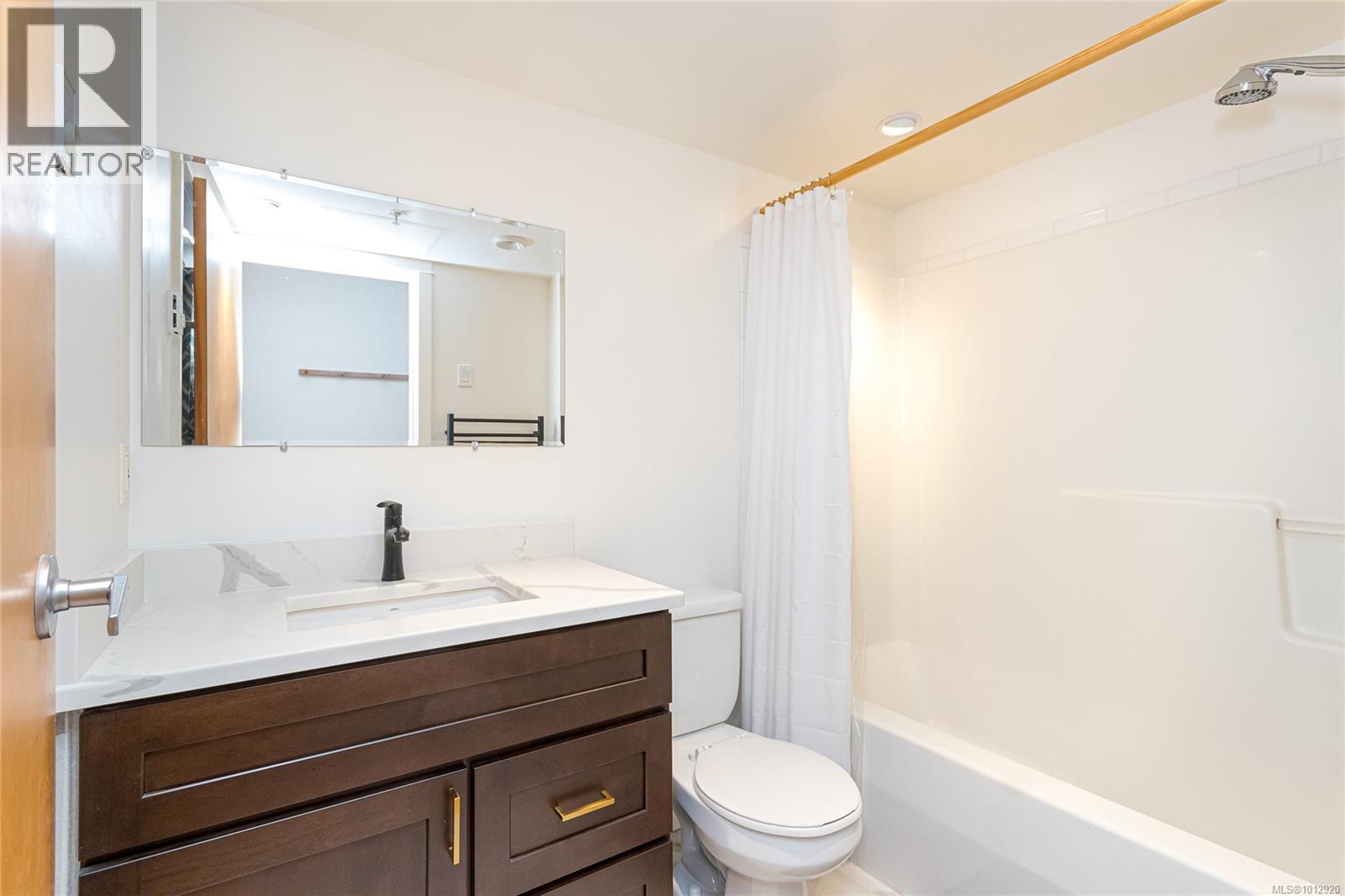 303 1155 Yates Street, Victoria