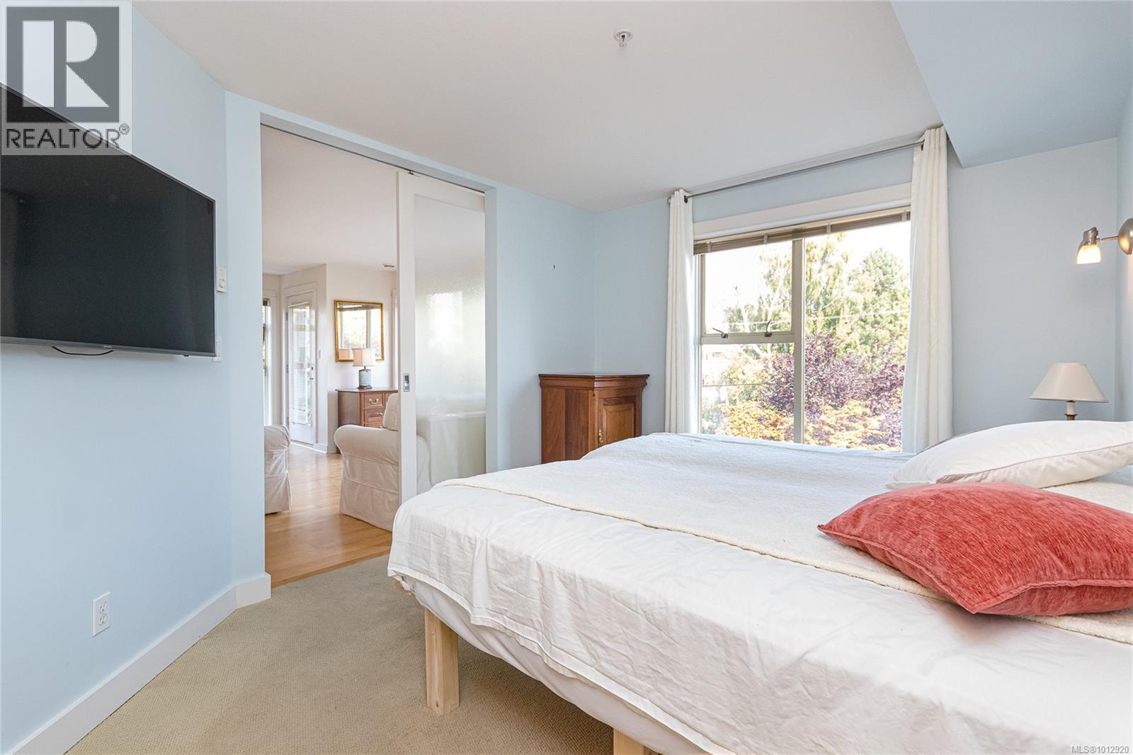 303 1155 Yates Street, Victoria