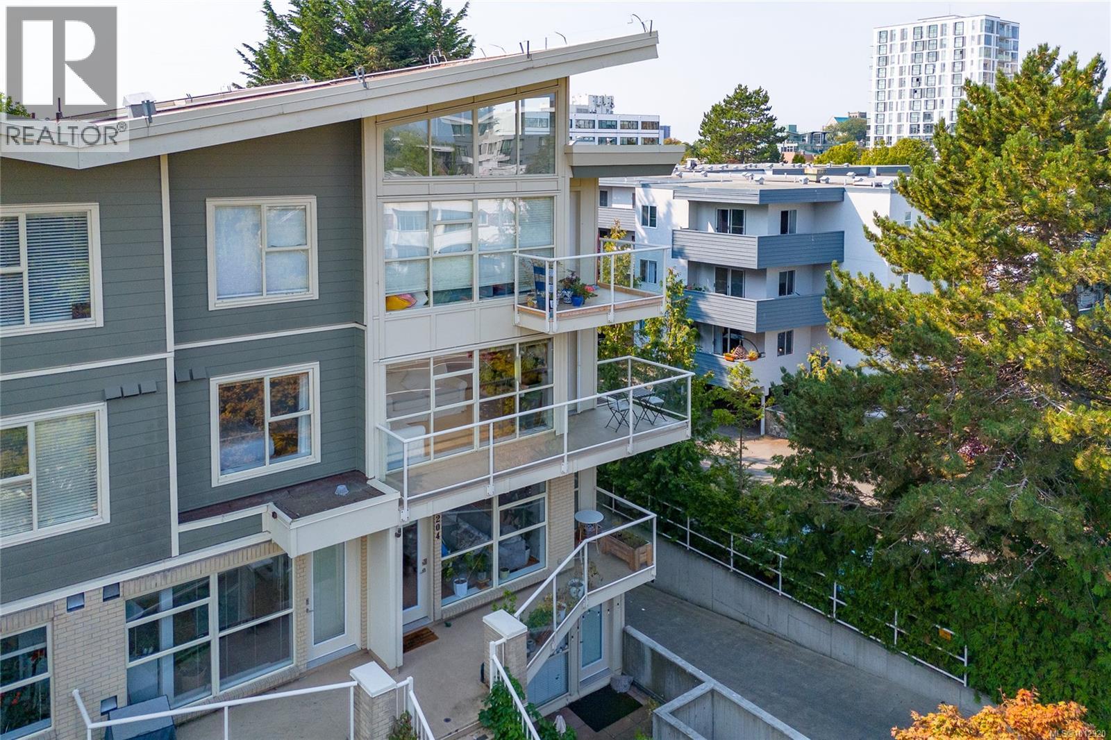 303 1155 Yates Street, Victoria
