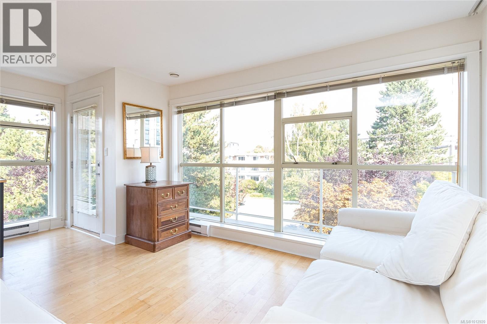 303 1155 Yates Street, Victoria