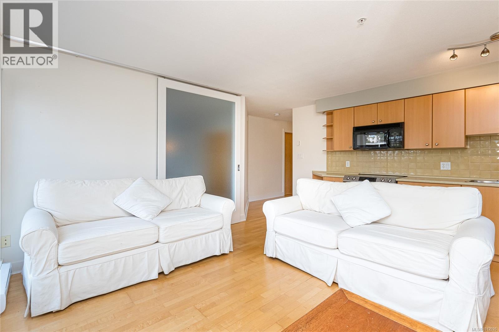 303 1155 Yates Street, Victoria