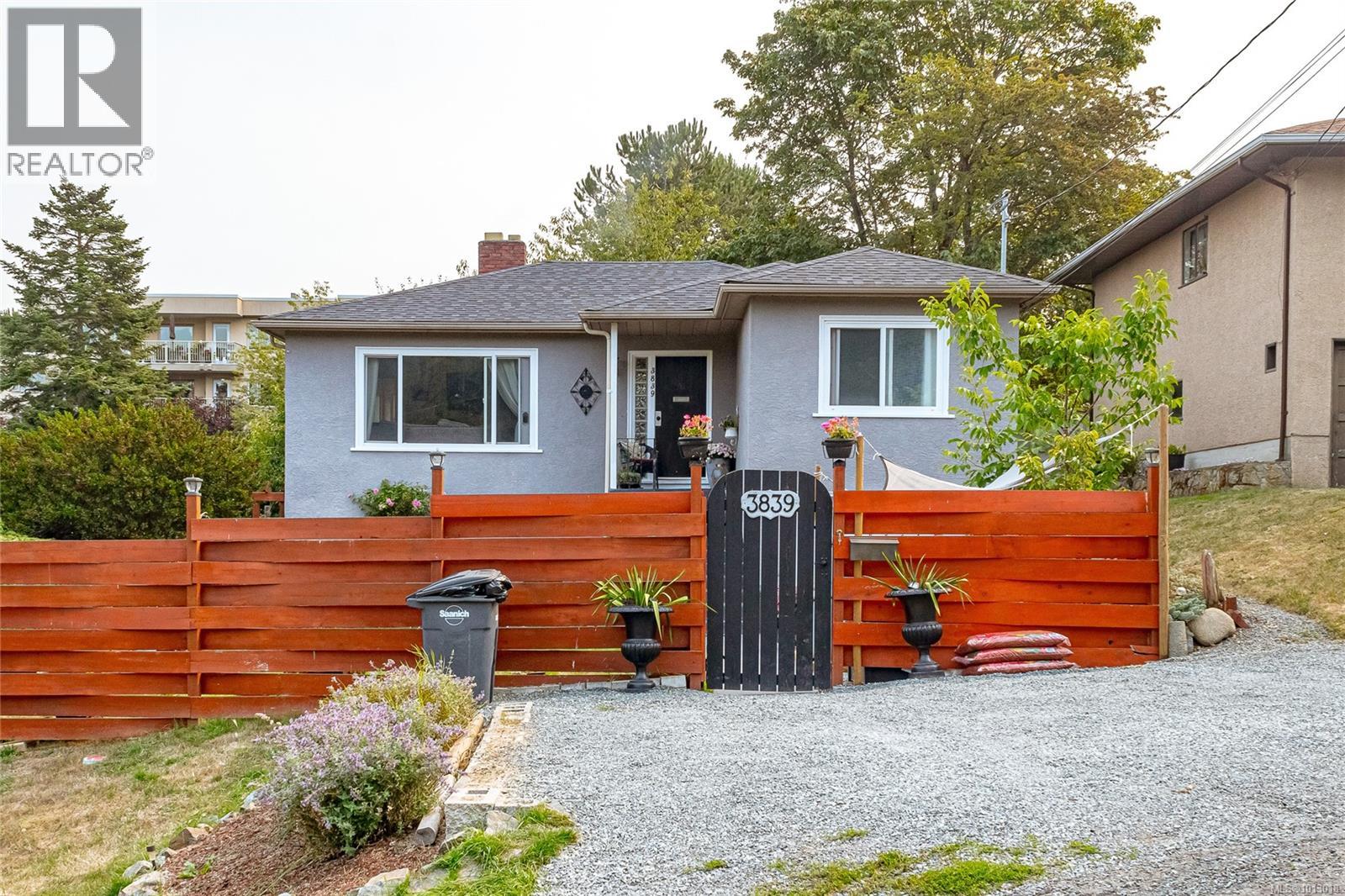  3839 Saul Street, Saanich